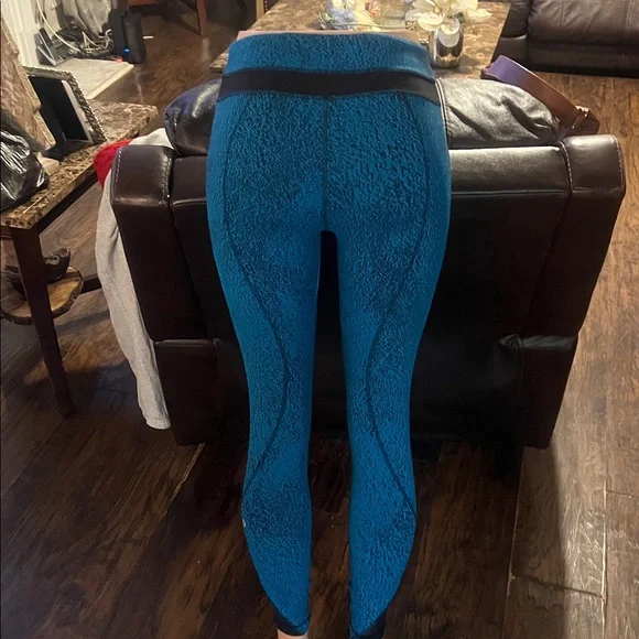 lululemon athletica Blue and Black Leggings - Picture 5 of 5